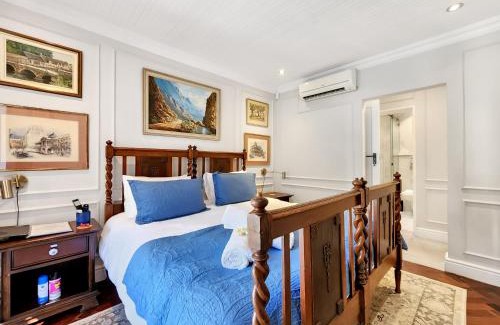 Constantia House | Branch & Vine Cottages - Constantia