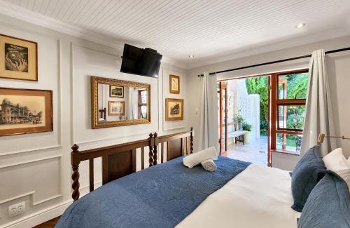 Constantia House | Branch & Vine Cottages - Constantia