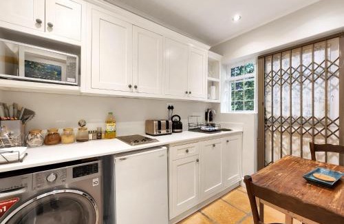 Constantia House | Branch & Vine Cottages - Constantia