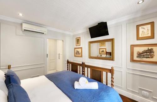 Constantia House | Branch & Vine Cottages - Constantia