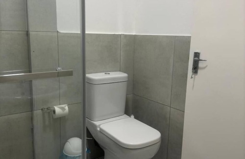White River House | Busa House Self-Catering guest house & Caravan Park
