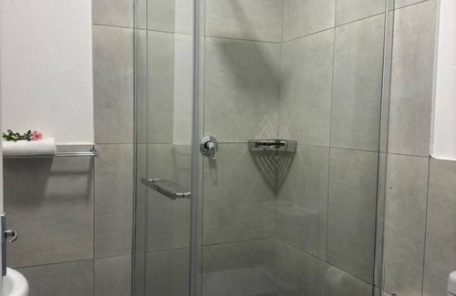 White River House | Busa House Self-Catering guest house & Caravan Park