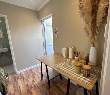 Constantia Apartment | Camellia Cottage - Courtyard Room