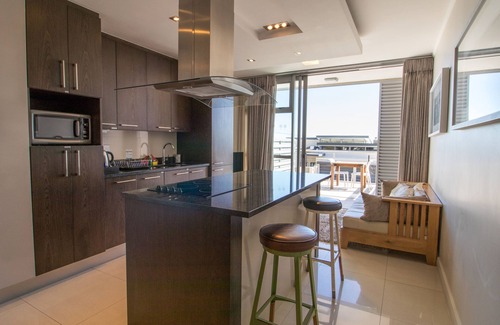 Camps Bay Apartment | Camps Bay Luxury studio apartment - The Crystal