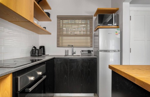 Camps Bay Apartment | Camps Bay Studio Apartment with Amazing Views!