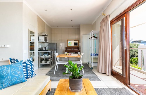 Camps Bay Apartment | Camps Bay Village