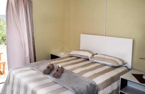 Oudtshoorn Apartment | Cango's Rest