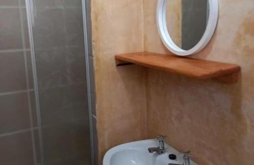 Oudtshoorn Apartment | Cango's Rest