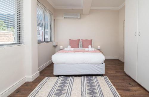 Cape Town City Centre Apartment | Cape Comfort - Central and Modern
