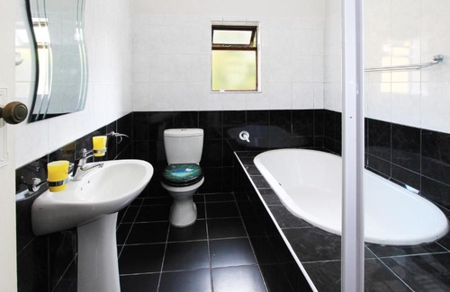 Rondebosch House | Cape Halal Haven