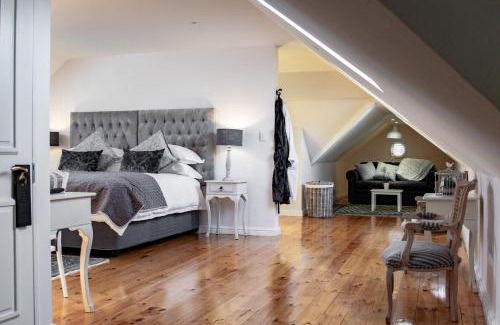 Mowbray House | Carmichael House Boutique Hotel