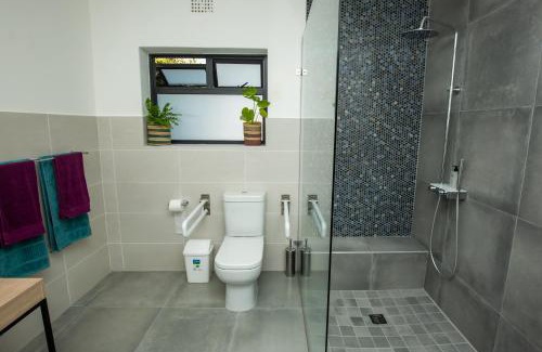 Somerset West Bed & Breakfast | Casa iLanga guesthouse