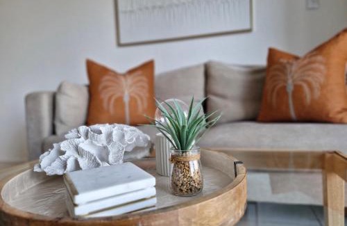Shaka's Rock Apartment | Chaka's Paradise Apt with stunning Sea Views!
