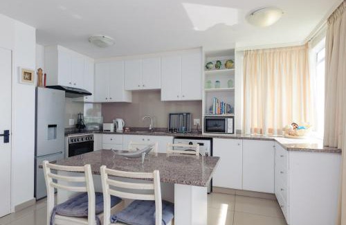 Shaka's Rock Apartment | Chakas Cove 39