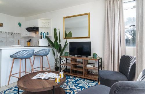 Shaka's Rock Apartment | Chakas Cove 76