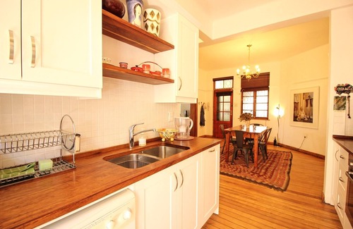 Sea Point Apartment | Charming Sea Point Apartment with Cozy Balcony