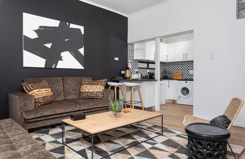 Green Point Apartment | Chic Apartment in Quiet Green Point | Pool Access