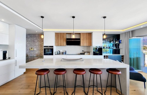 Clifton Apartment | Clifton Luxury Ocean & Mountain View Apartment