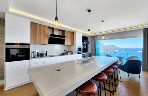 Clifton Apartment | Clifton Luxury Ocean & Mountain View Apartment