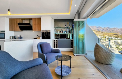 Clifton Apartment | Clifton Luxury Ocean & Mountain View Apartment