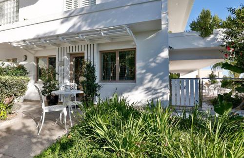 Clifton House | Clifton YOLO Spaces - Clifton Mansion Villa
