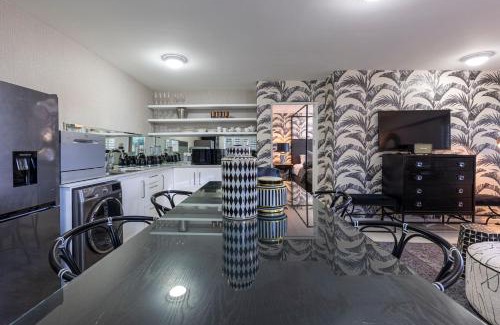 Clifton House | Clifton YOLO Spaces - Clifton Mansion Villa