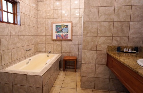 Tzaneen Hotel | Coach House Hotel & Spa