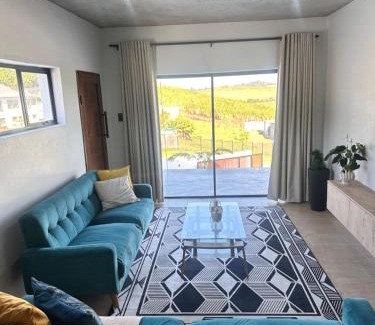 La Mercy Apartment | Coastal bliss at YnS apartment!