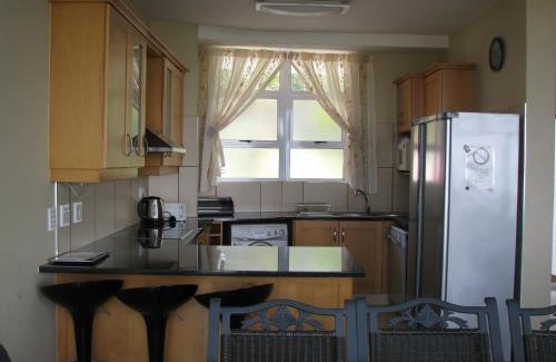 Margate Beach Apartment | Colonial Sands 205