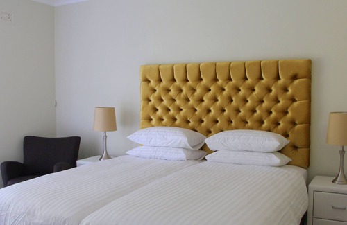 Alphen Apartment | Comfortable 2-Bedroom-Apartment in Upper Constantia
