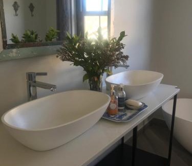 Franschhoek Apartment | Comfortable Room with Large en suite Bathroom