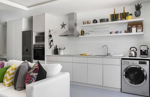 Cape Town City Centre Apartment | Contemporary Living in the heart of Woodstock