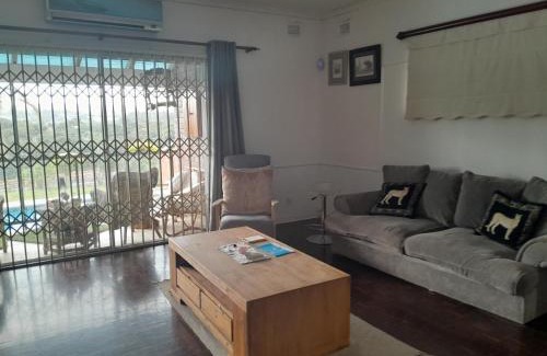 Queensburgh Bed & Breakfast | Cosmic Retreat Studio Cottage