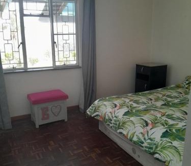 Queensburgh Bed & Breakfast | Cosmic Retreat Studio Cottage