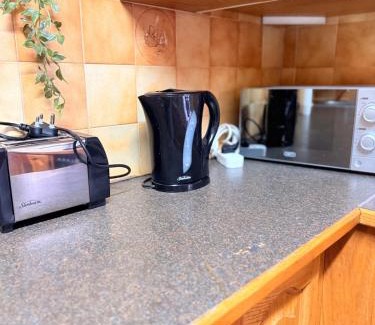 Arcadia Apartment | Cosy flat with garden near Loftus & embassies