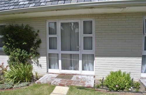 Milnerton Bed & Breakfast | Cotswold House Residence