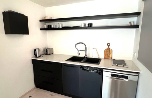 Fish Hoek Apartment | Cozy 1-bedroom with WiFi and AC in charming Cape Town