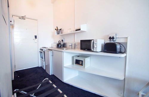 Downtown Johannesburg Hostel | CURIOCITY Johannesburg - Hostel