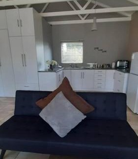 Clarens Apartment | de Klerens Gems : Emerald Self Catering Unit