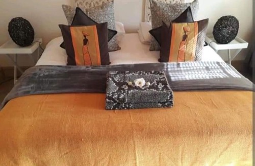 Clarens Apartment | de Klerens Gems Topaz Self Catering Studio