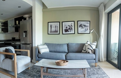 Cape Town City Centre Apartment | Deluxe Apartment in De Waterkant. WiFi included