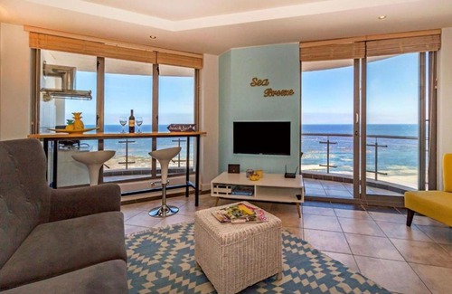 Strand Apartment | Deluxe Beachfront Apartment
