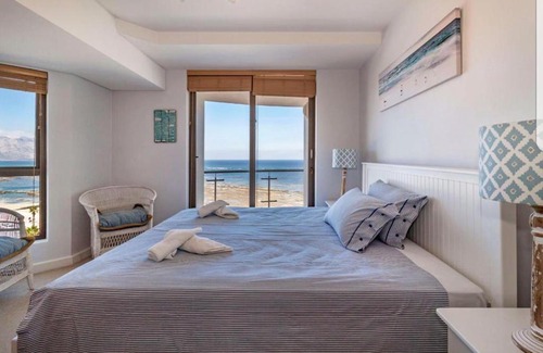 Strand Apartment | Deluxe Beachfront Apartment