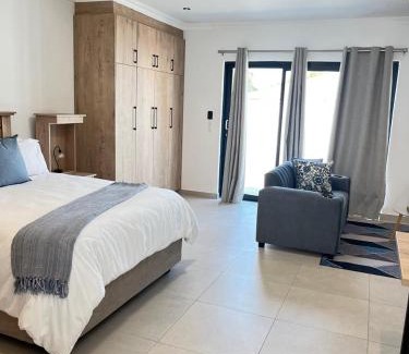Beacon Bay Apartment | Deluxe dwellings four