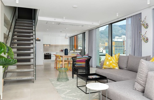 Bo'Kaap Apartment | Designer Apartment With Table Mountain Views
