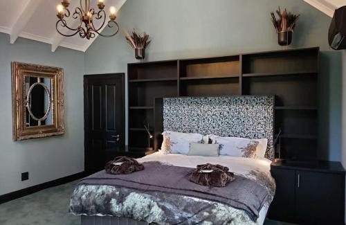 Stellenbosch House | Die Heerenhuys Guest Suites