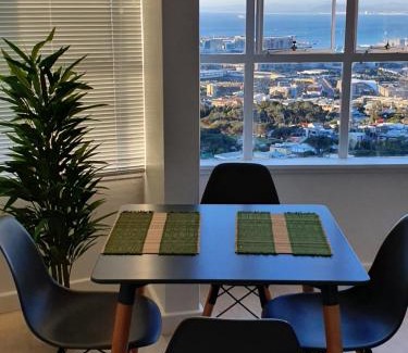 Cape Town City Centre Apartment | Disa Park 14th Floor Apartment with City Views