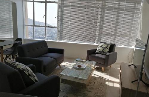 Cape Town City Centre Apartment | Disa Park 14th Floor Apartment with City Views