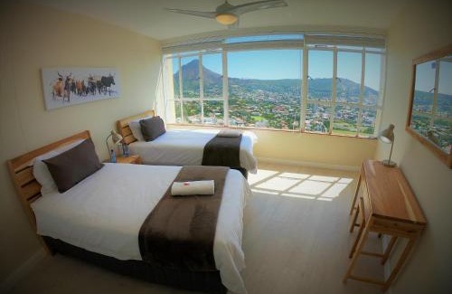 Cape Town City Centre Apartment | Disa Park 17th Floor Apartment with City Views