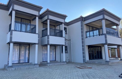 Clarens House | DM-DMZ@ Clarens Guesthouse